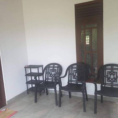 Appartamento Dumi House Weligama Esterno foto