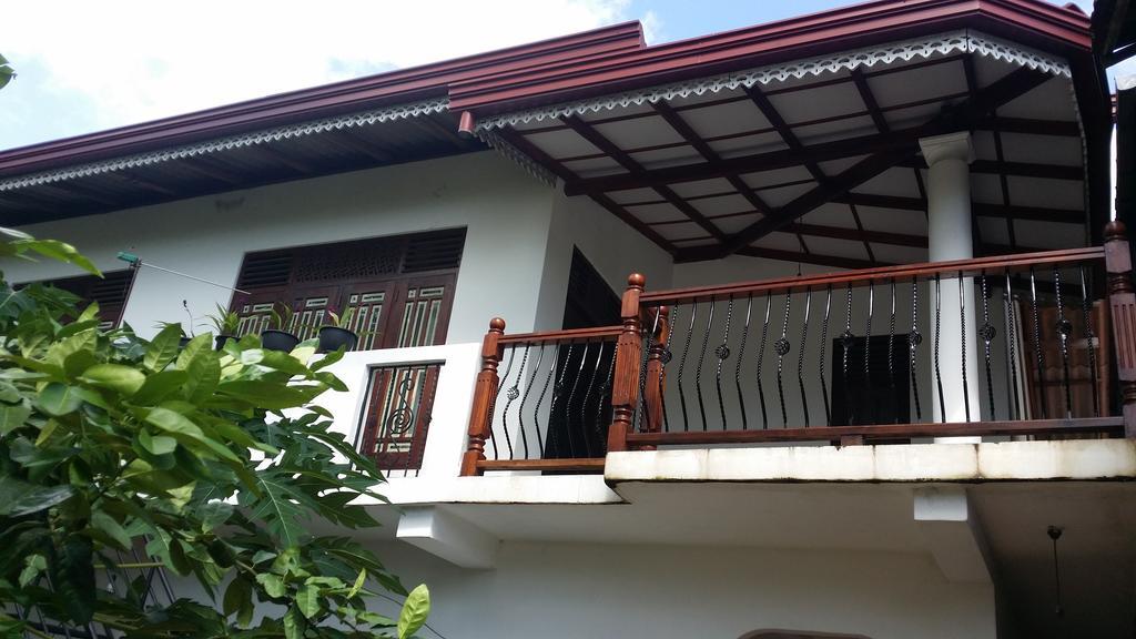 Appartamento Dumi House Weligama Esterno foto